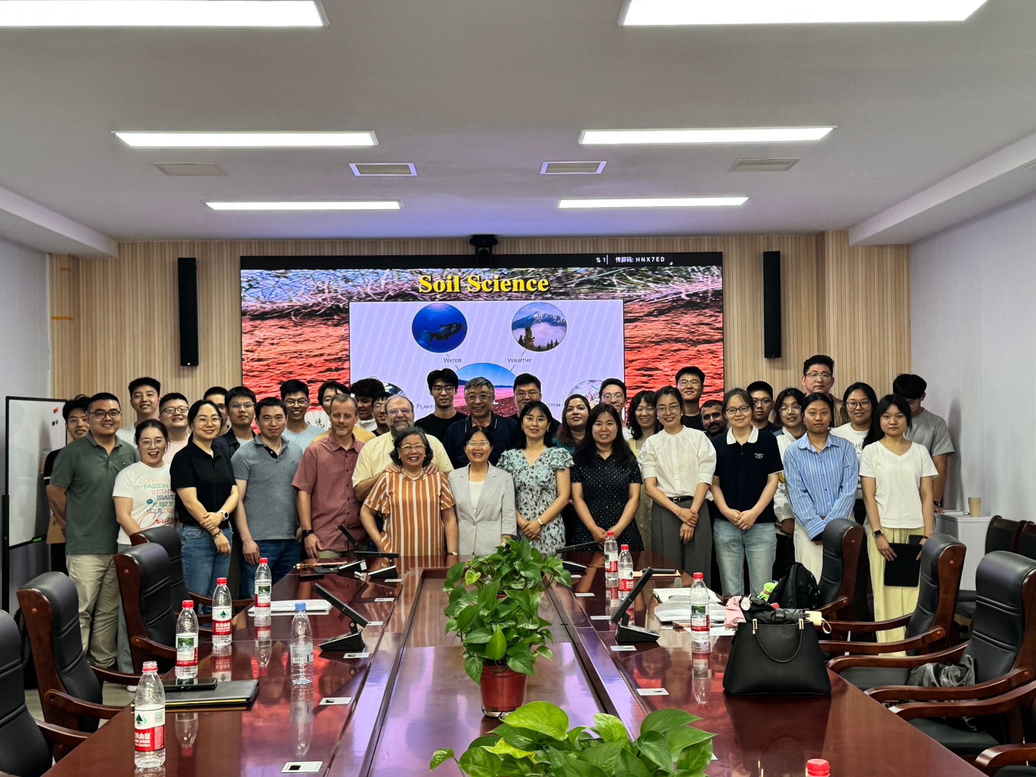 爱荷华州立大学Robert Horton教授一行应邀来我室作学术报告